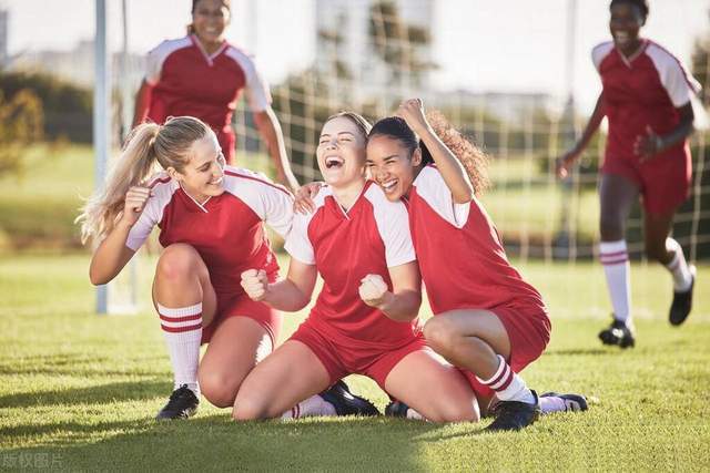 米体：朗尼克已拒绝米兰，他清楚阿莱格里经历、要求不受伊布干预